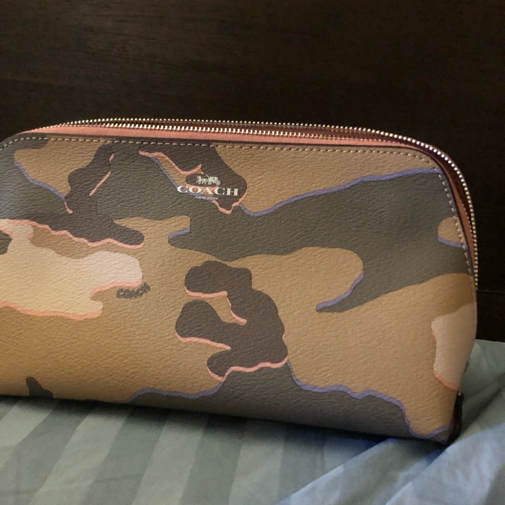 Cosmetic bag